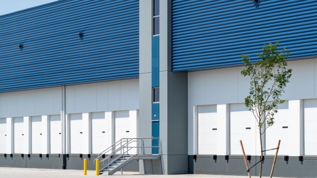 Bridge-Portfolio-BP Tacoma 210 exterior garages