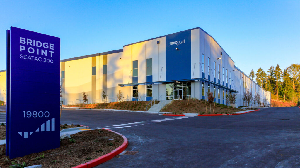 Bridge-Portfolio-BP SeaTac 300 exterior signage